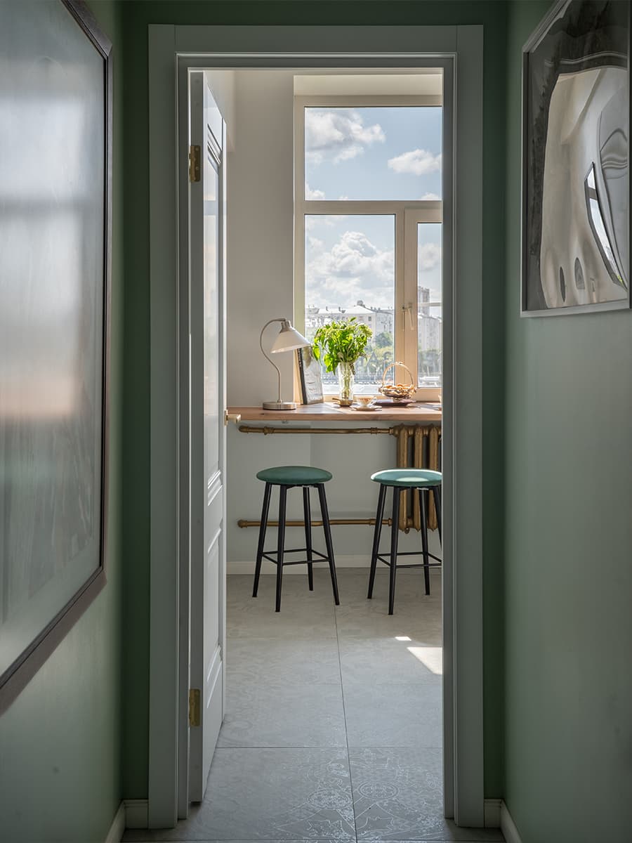 Коллекция искусства в небольшой квартире девушки-иконописца — проект Лидии Напреенко