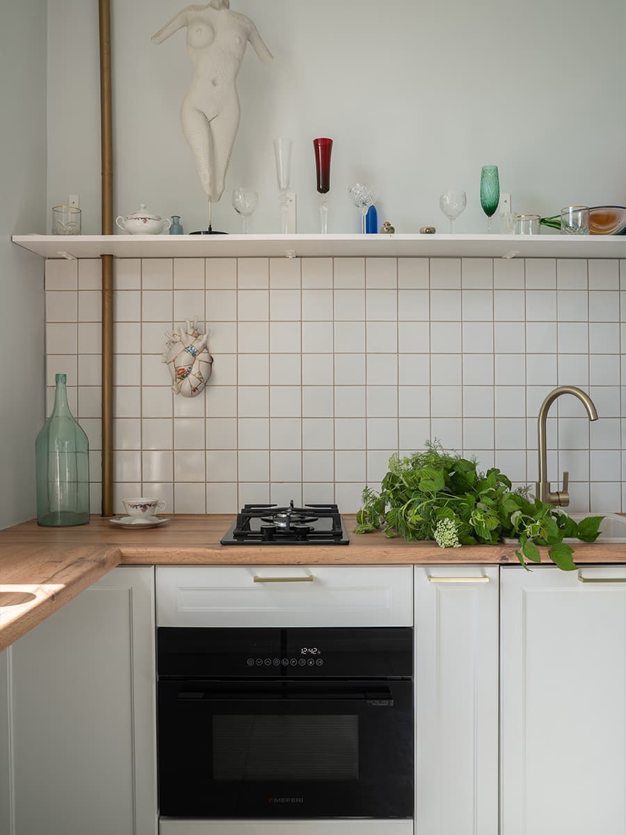 Коллекция искусства в небольшой квартире девушки-иконописца — проект Лидии Напреенко