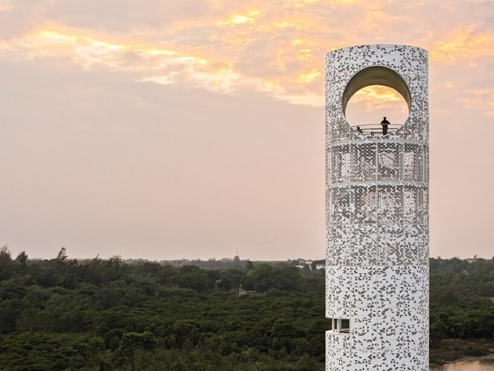 В заповеднике на Хайнане построили цилиндрическую смотровую башню
