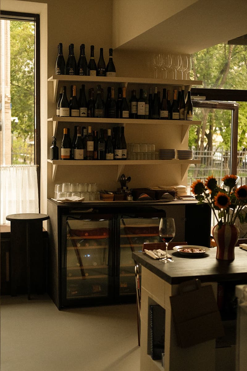 Камерный интерьер ресторана с выразительными винтажными деталями — проект Насти Ленгер