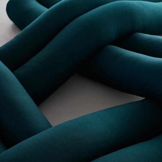 Bottega Veneta представил проект Destinations на ярмарке Nomad в Абу-Даби