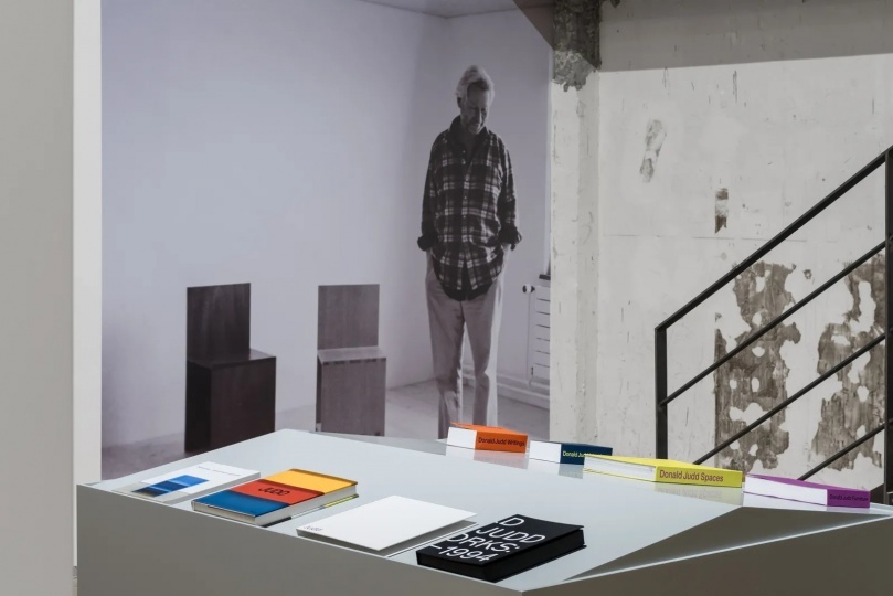 В Сеуле открылась выставка мебели Дональда Джадда