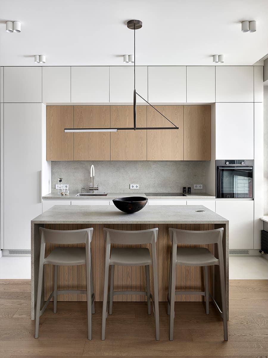 Эффектное изголовье из слэба в интерьере квартиры с необычной планировкой — проект MN Design