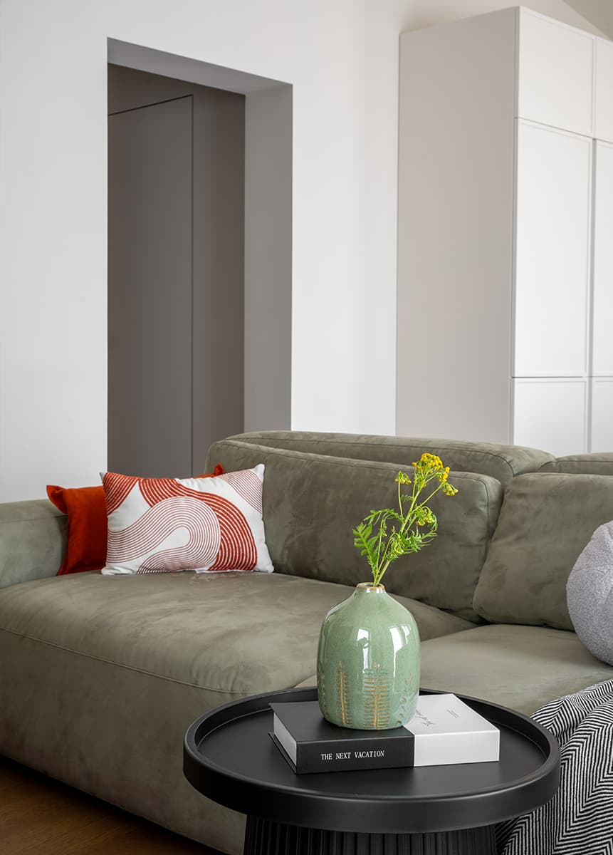 Авторские панно и природные цвета в интерьере загородного дома — проект Анастасии Давиденко