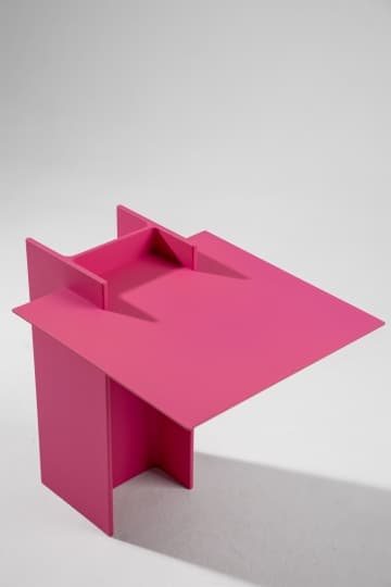 Дизайнеры Levshagroup создали столик в индустриальной эстетике