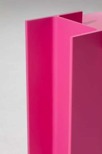 Дизайнеры Levshagroup создали столик в индустриальной эстетике