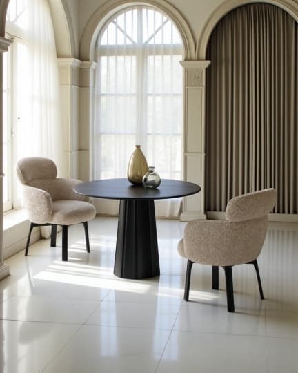 Levantin Studio разработала серию кресел Etrio для Premier Group