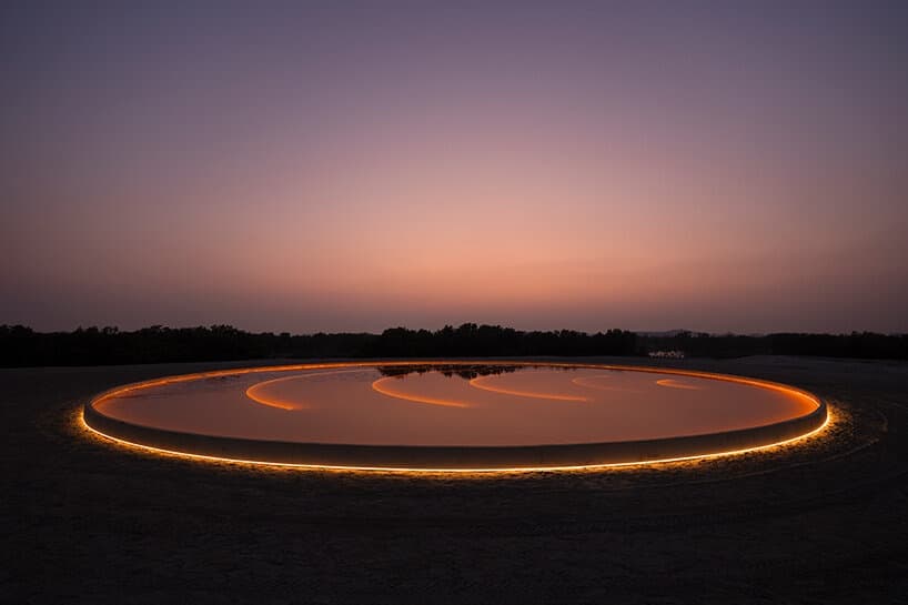 В Абу-Даби установили инсталляцию Шейхи Аль Мазру