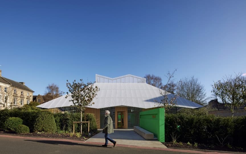 Stephen Marshall Architects спроектировали центр для онкобольных в Англии