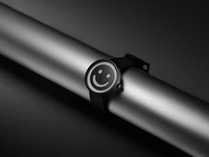 Художник Стюарт Семпл создал часы, которые не показывают время