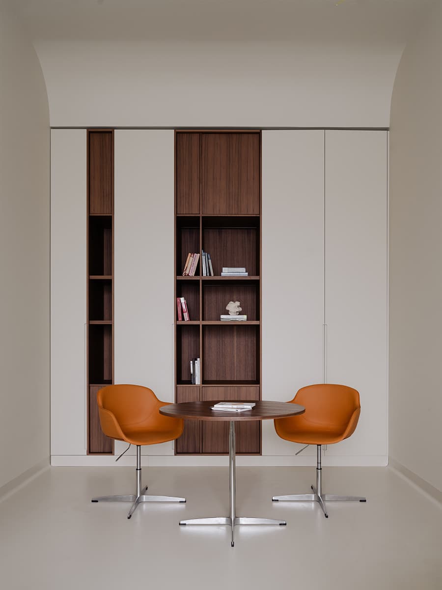 Визуальный покой и нейтральная палитра в интерьере клиники — проект Александры Бурмистровой