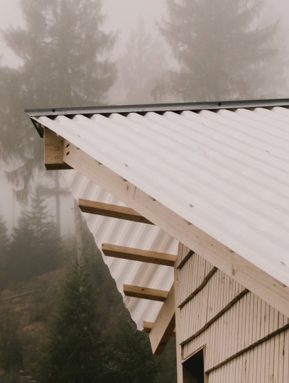 Rabagast Studio построила плавучую сауну в Норвегии