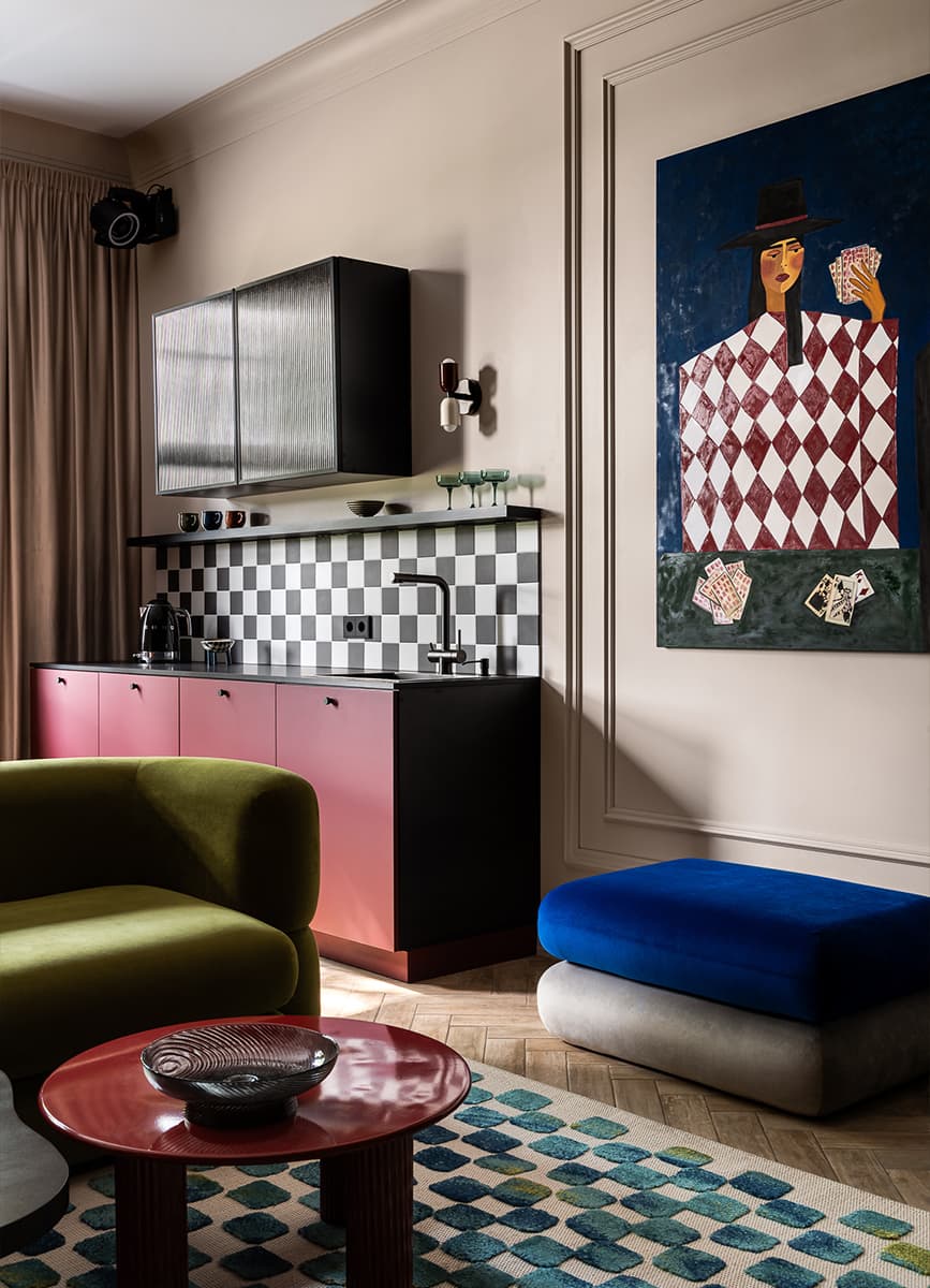 Бескомпромиссный красный в интерьере пространства для мероприятий — проект студии The Key