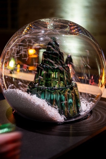 Дуэт Agence GG установил рождественскую инсталляцию во Франции