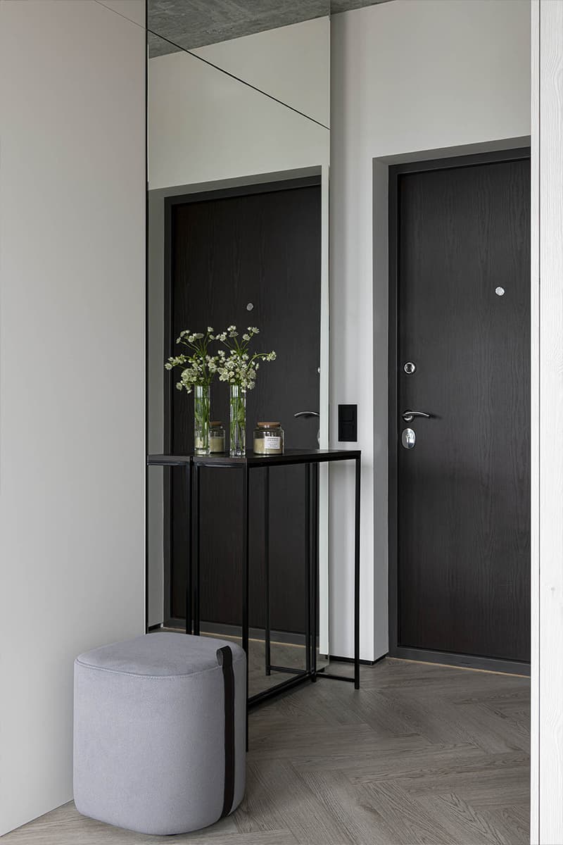 Шкаф-трансформер и стеклоблоки в интерьере инвестиционной квартиры — проект Елены Потемкиной