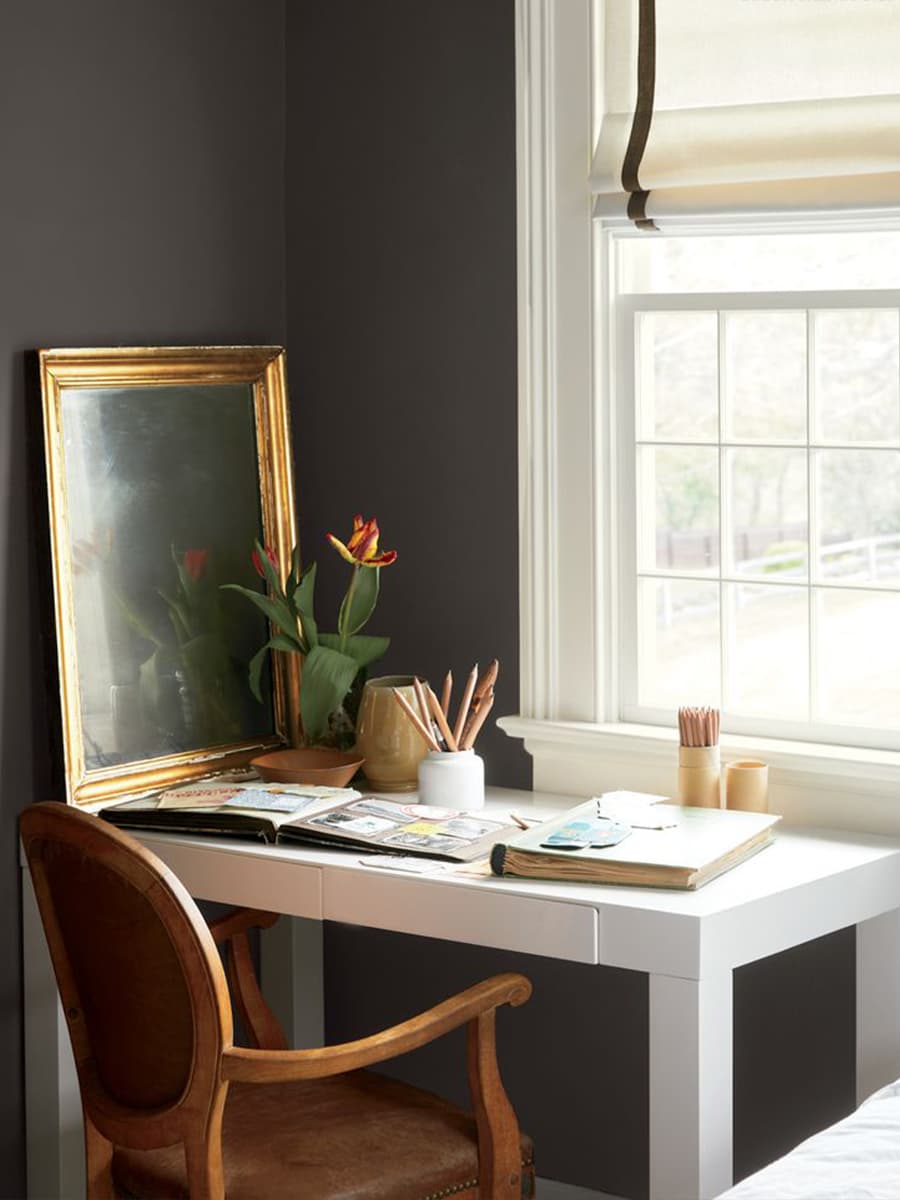 Silhouette AF-655. Benjamin Moore