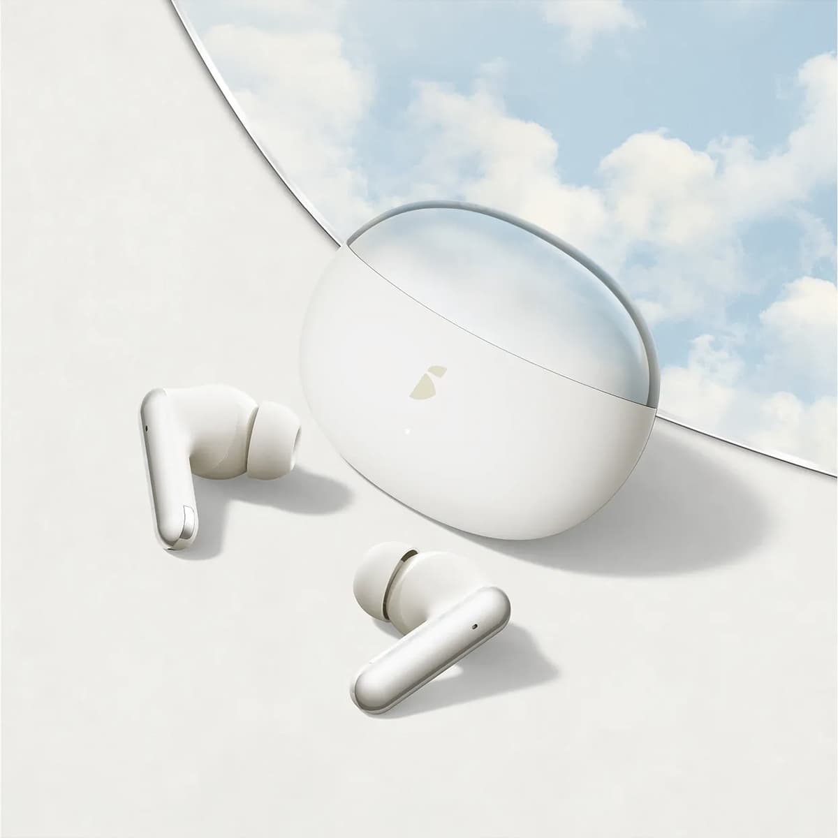 Cloud Dancer. Pantone