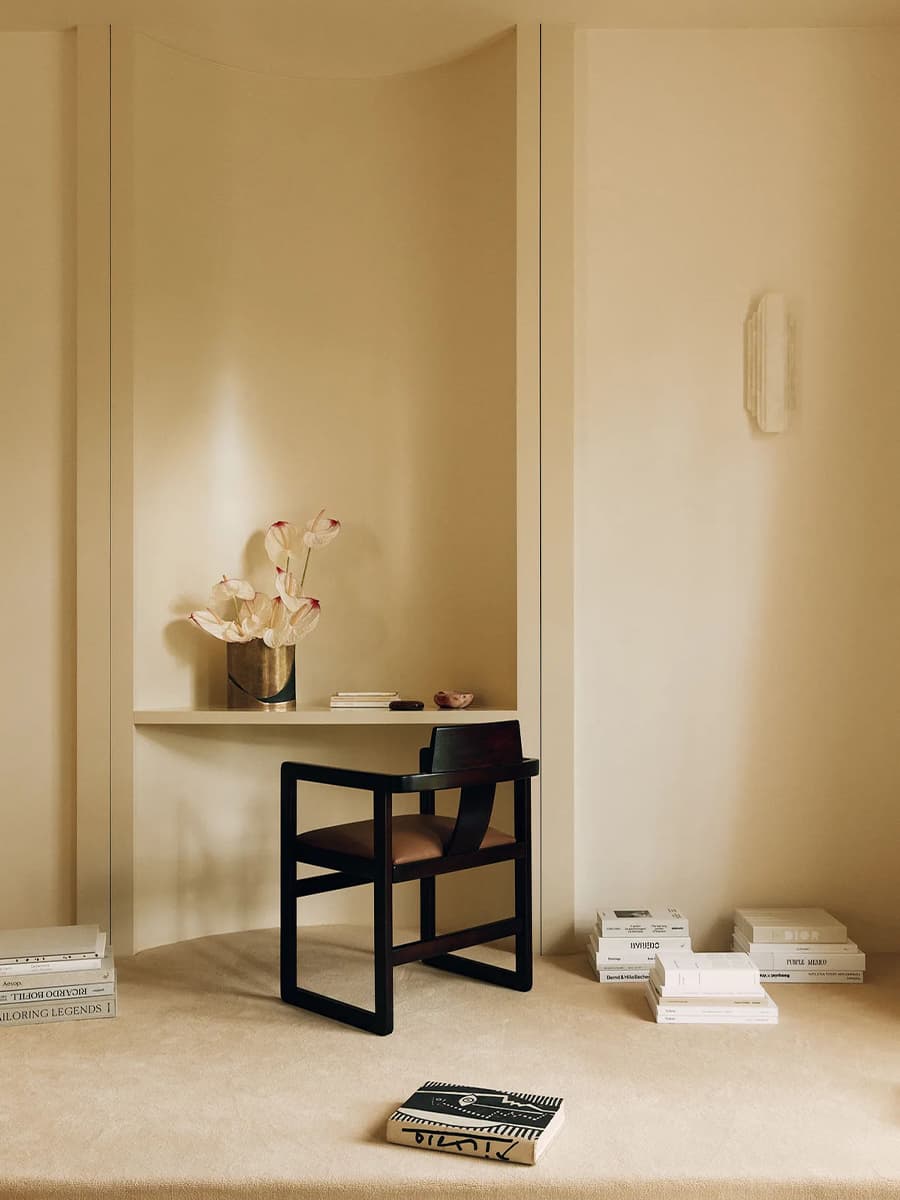 Silhouette AF-655. Benjamin Moore