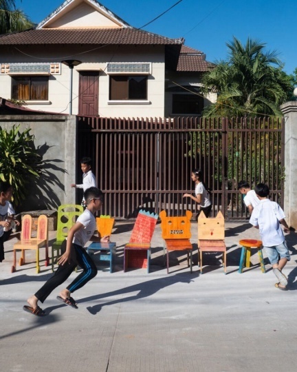 Дизайнер Тэхан Юн создал стулья на основе детских эскизов