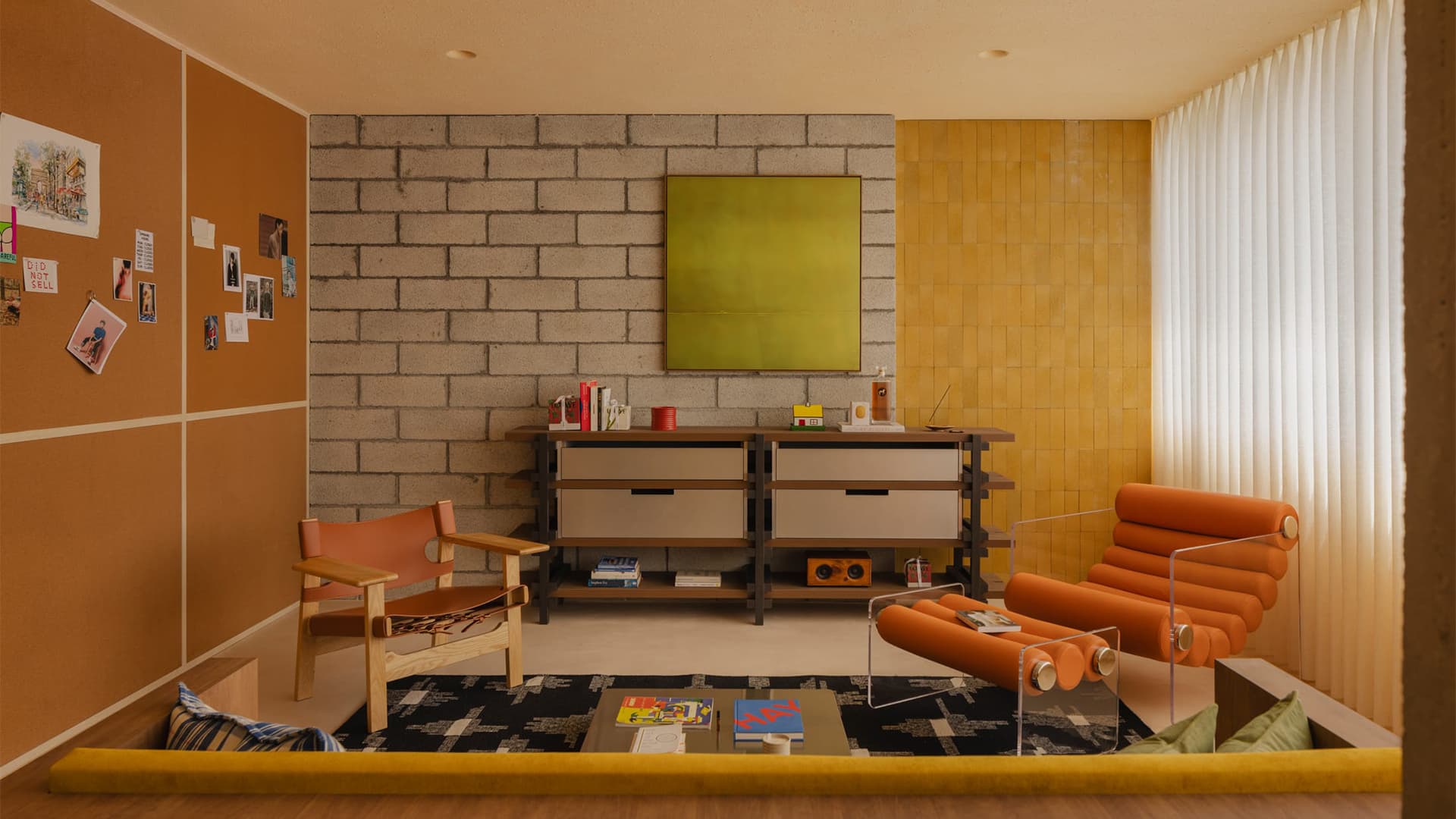 Зеленый мрамор, фанера и нержавеющая сталь в интерьере квартиры дизайнера — проект студии Ascend Design