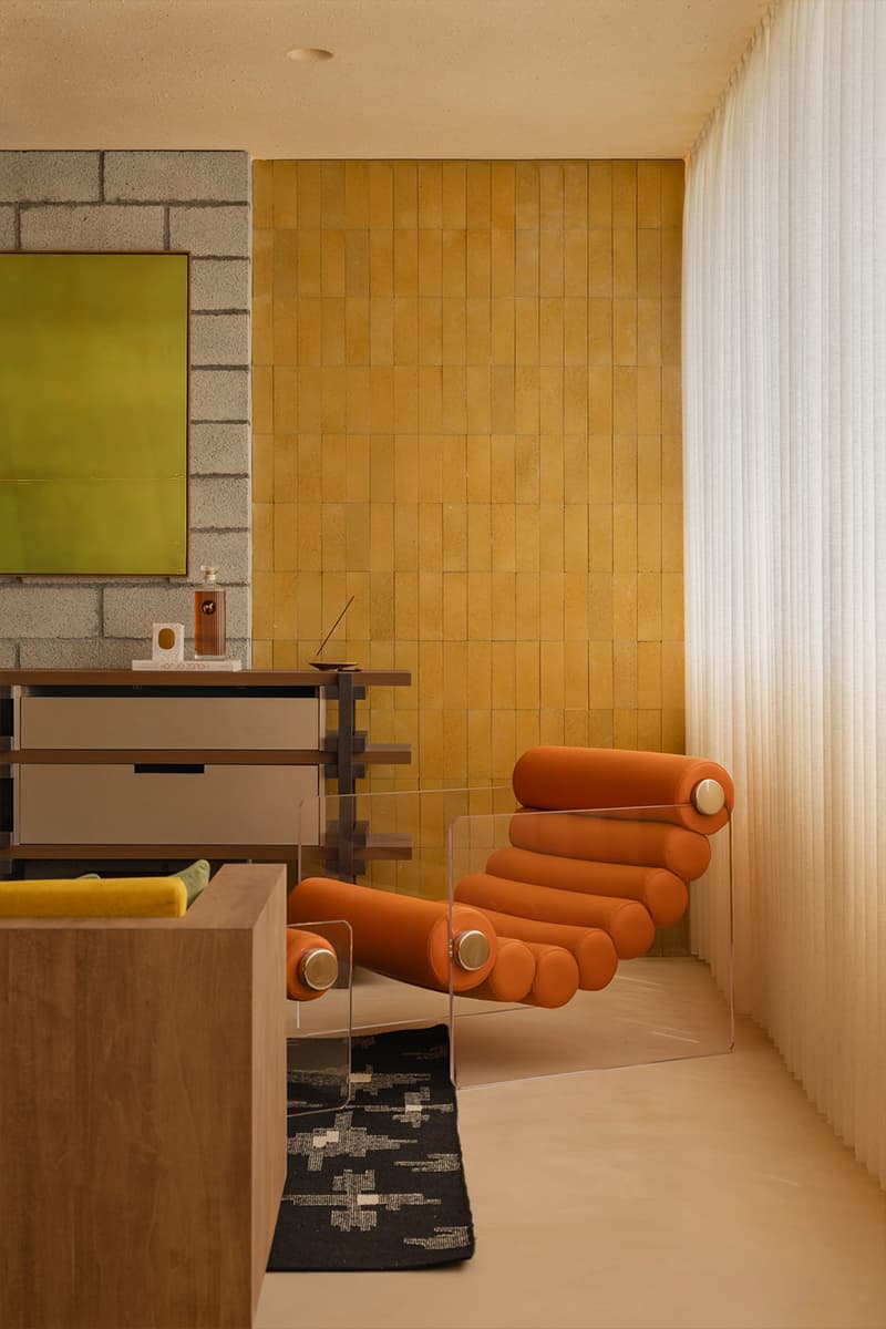 Зеленый мрамор, фанера и нержавеющая сталь в интерьере квартиры дизайнера — проект студии Ascend Design