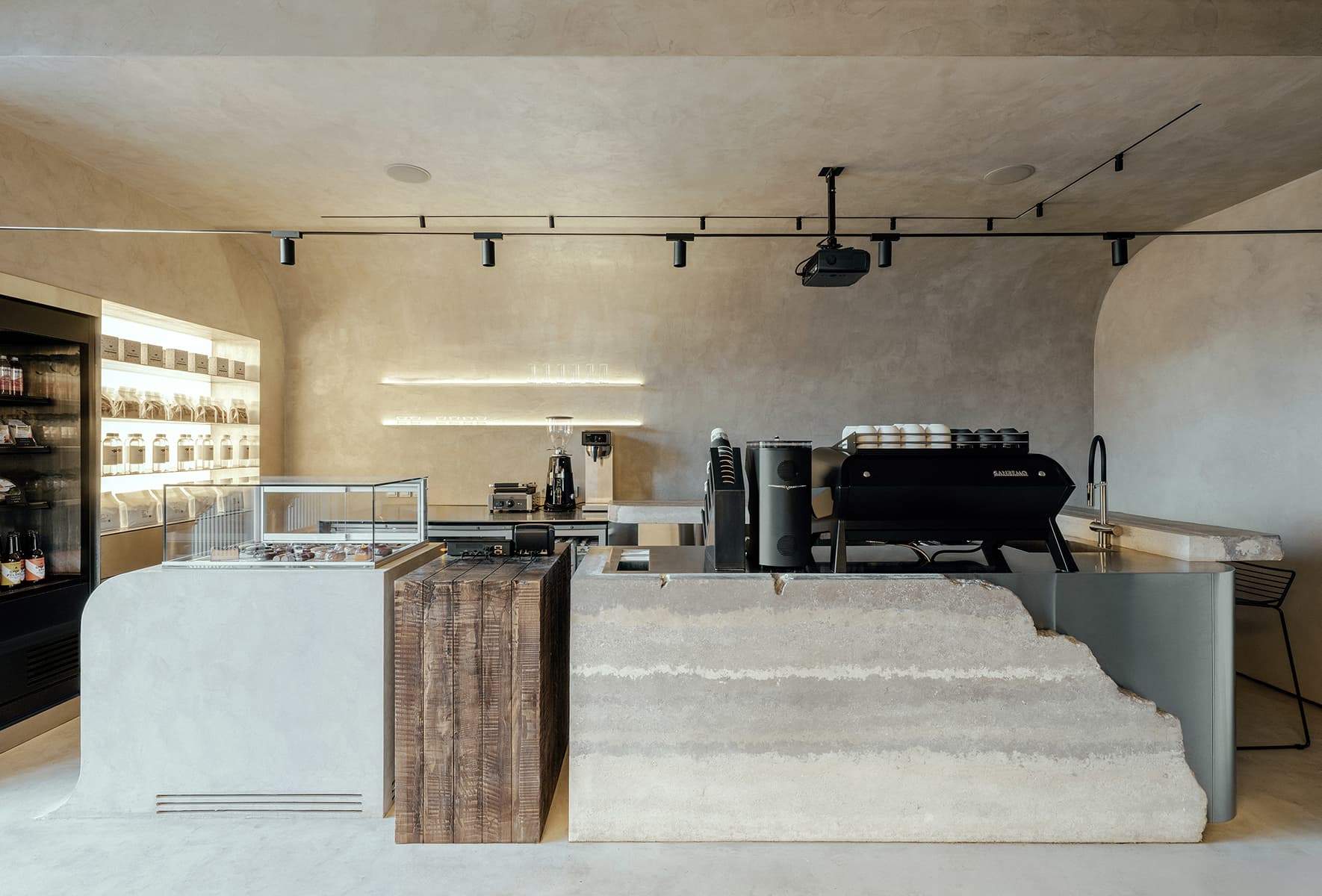 Брутальный интерьер «места силы» для любителей экстремального спорта — проект MARAT MAZUR Interior Design