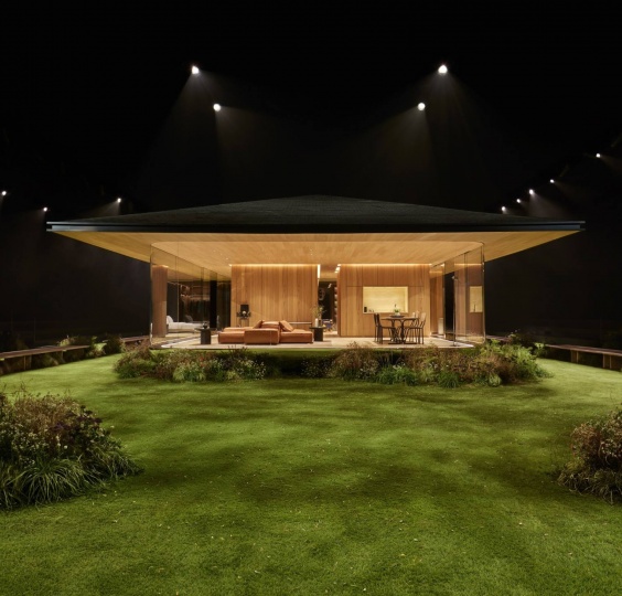 Фаррелл Уильямс спроектировал дом для показа Louis Vuitton