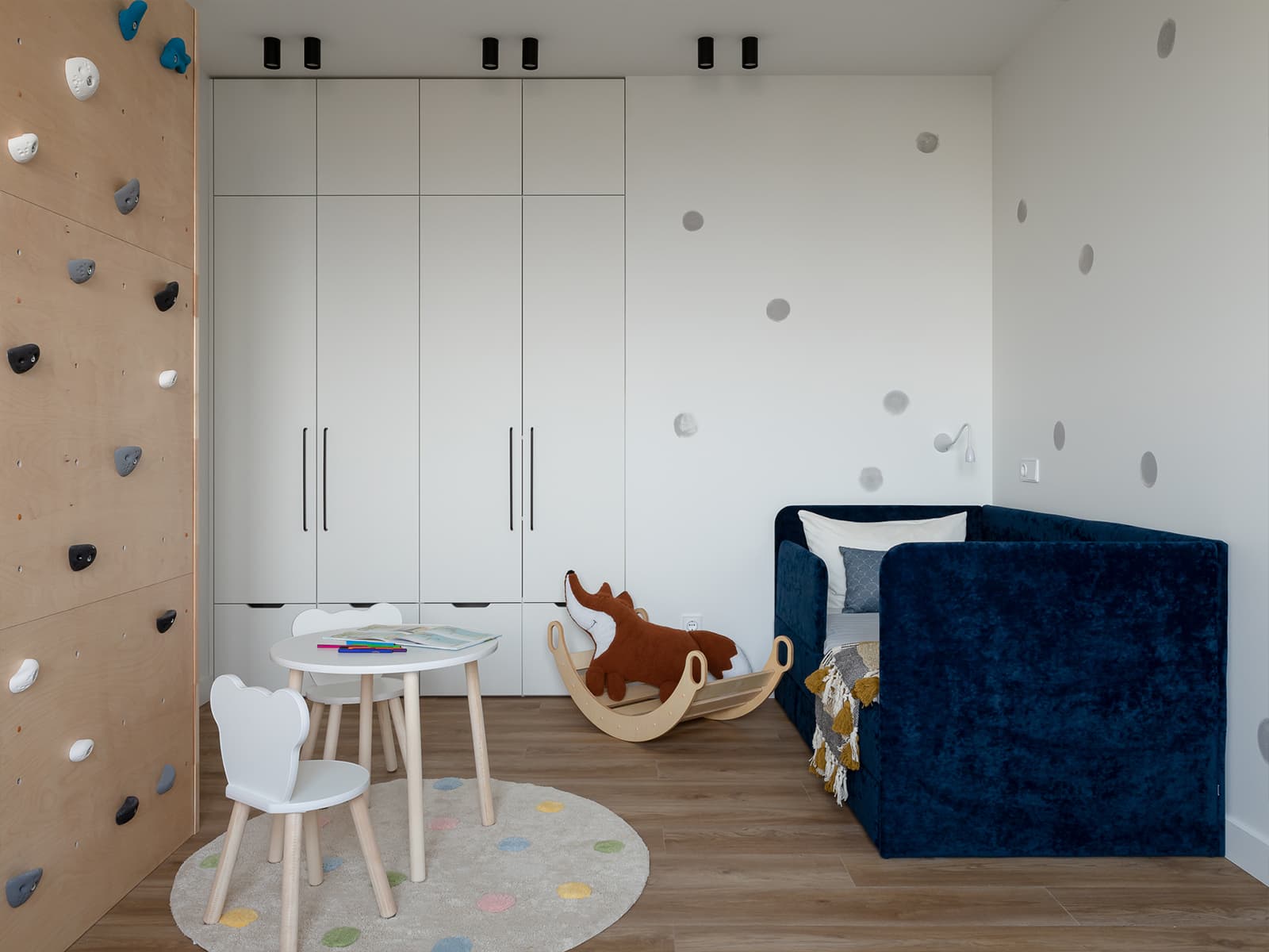 Обволакивающий интерьер квартиры для семьи из Екатеринбурга — проект Полины Караванской