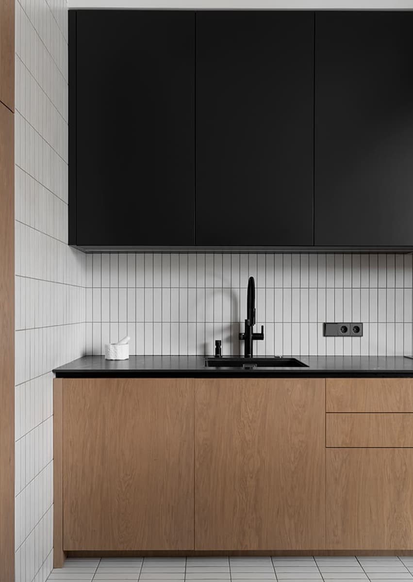 Интерьеры с кухнями из необычных материалов