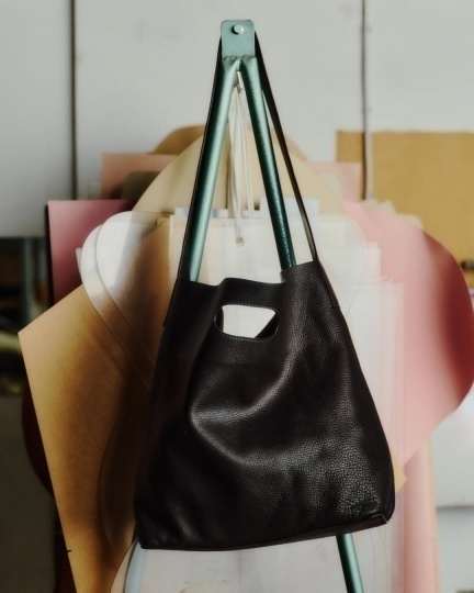 Fritz Hansen представил коллаборацию с брендом одежды Another Aspect