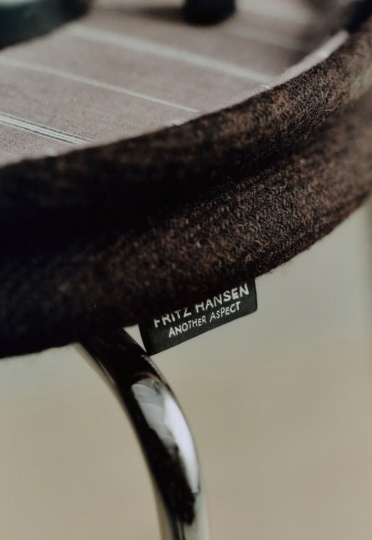 Fritz Hansen представил коллаборацию с брендом одежды Another Aspect