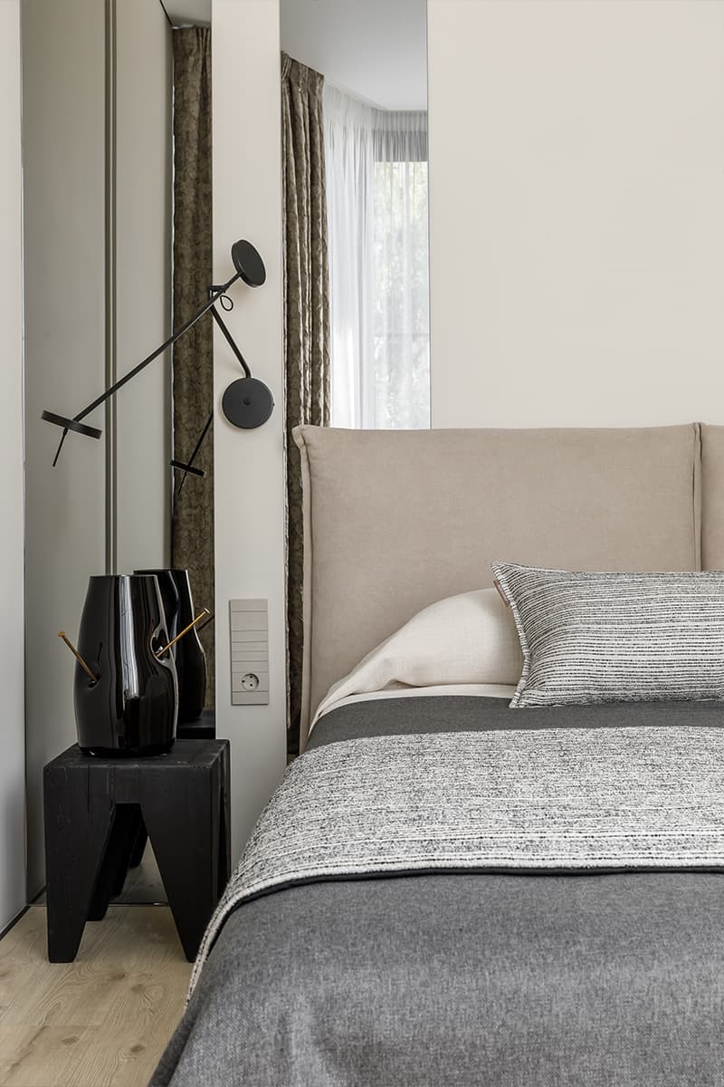 Сдержанный интерьер квартиры с выразительным декором — проект Натальи Чопенко