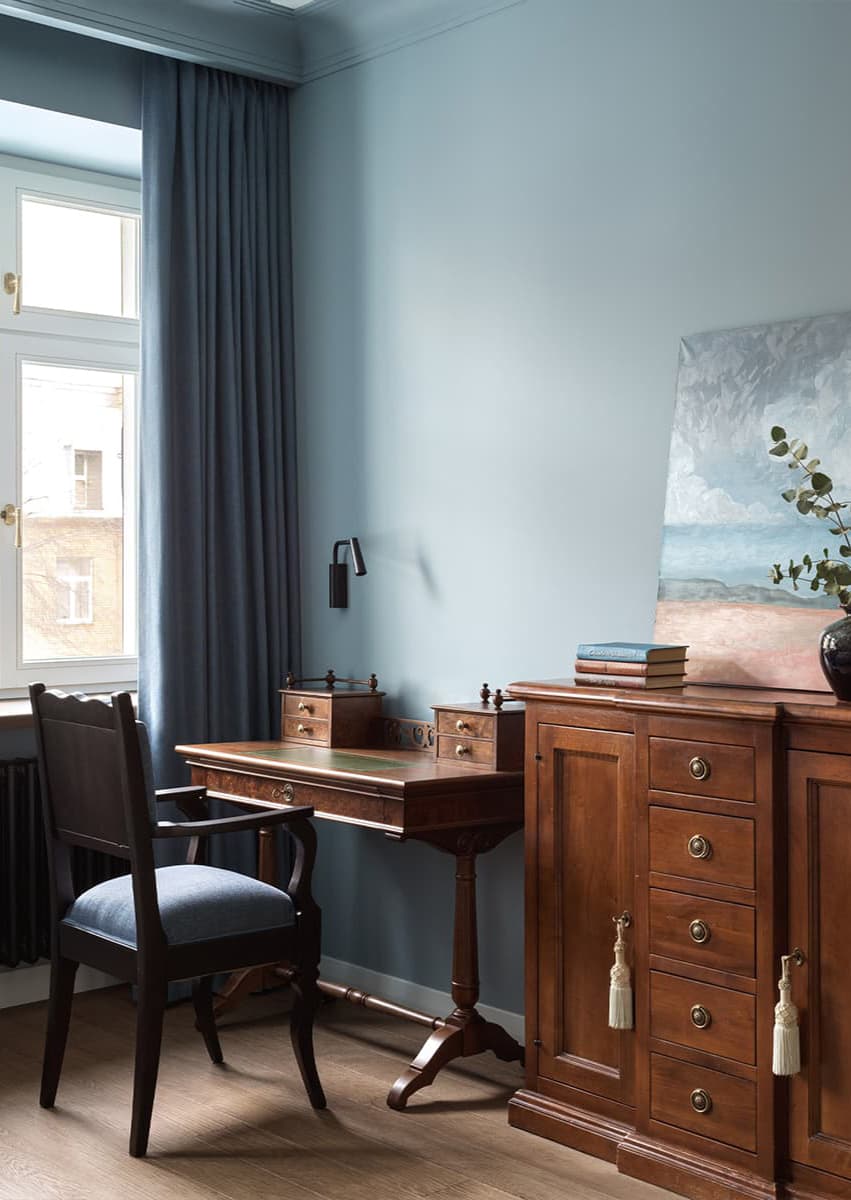 Интерьеры с винтажной мебелью и светом