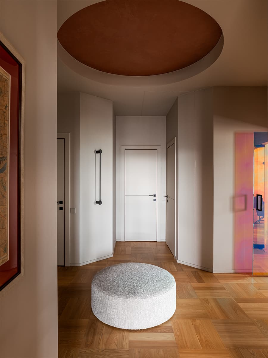 Красочные контрасты и предметы с историей в интерьере для семьи дизайнера — проект Надежды Кривоножко