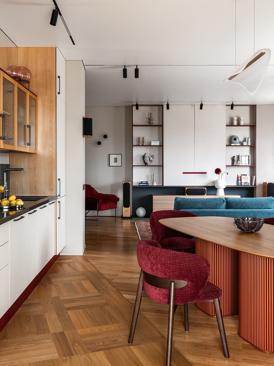 Красочные контрасты и предметы с историей в интерьере для семьи дизайнера — проект Надежды Кривоножко