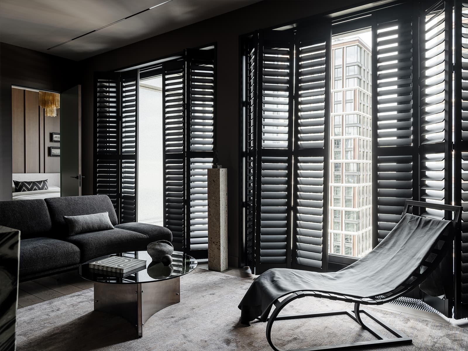 Драматичный интерьер квартиры для уединения — проект Марины Мирасовой