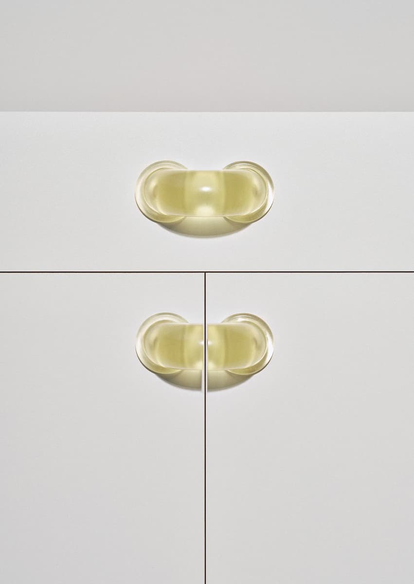 Больше чем фурнитура: 9 необычных дверных ручек