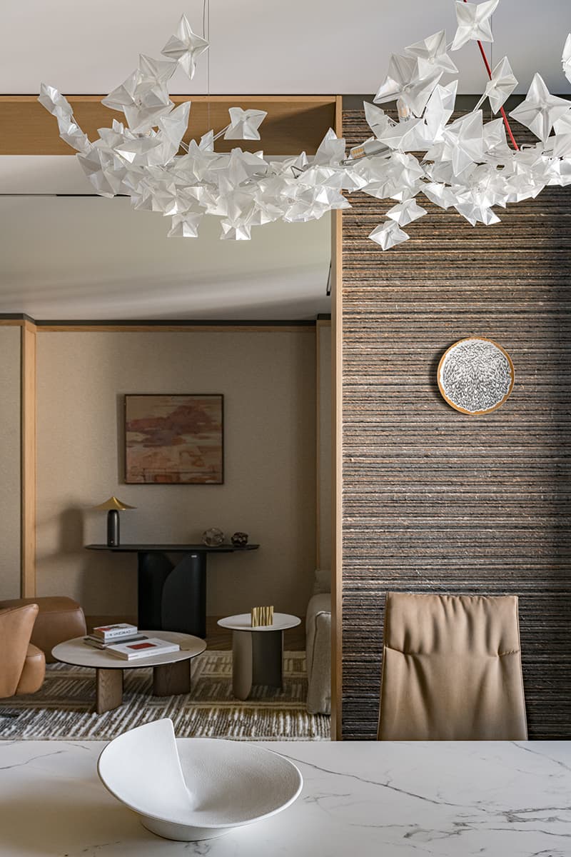 Приятные на ощупь материалы и артефакты прошлого в интерьере квартиры в Екатеринбурге — проект Ирины Чертихиной