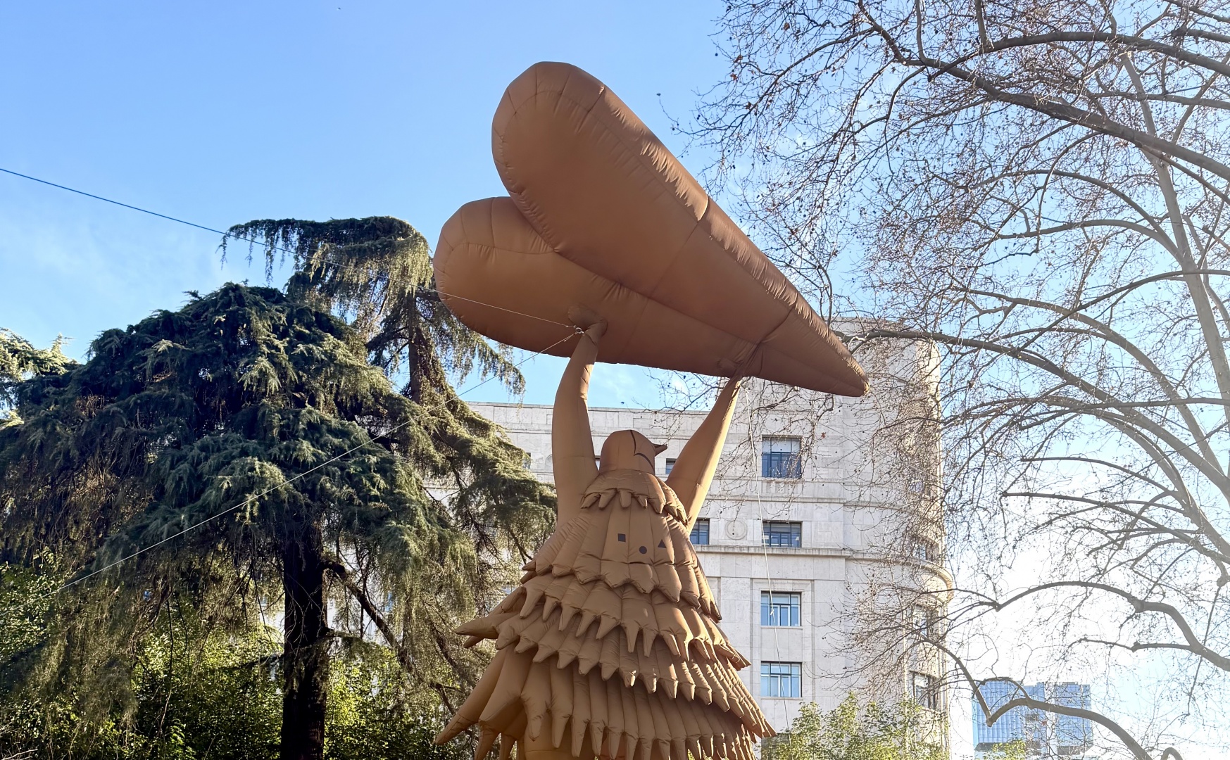 В Мадриде открылась инсталляция Хайме Айона В Мадриде открылась инсталляция Хайме Айона