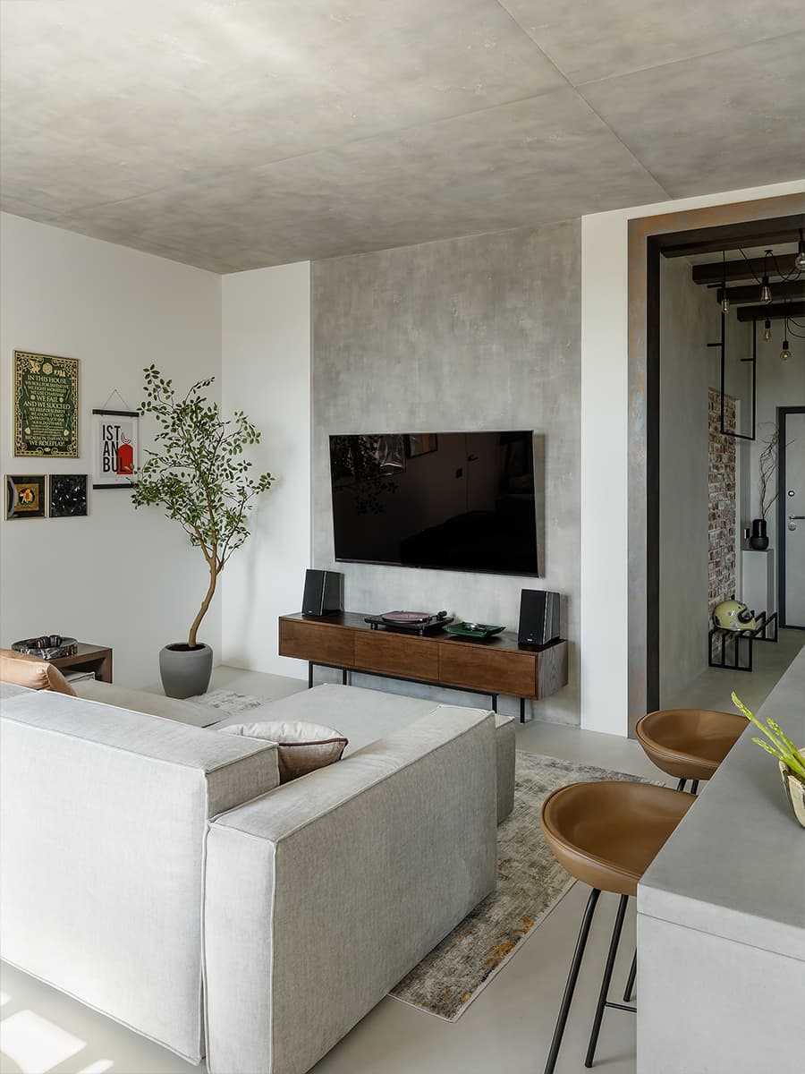 Кирпичная кладка и бетон в интерьере квартиры для молодой пары — проект Анастасии Петуховой