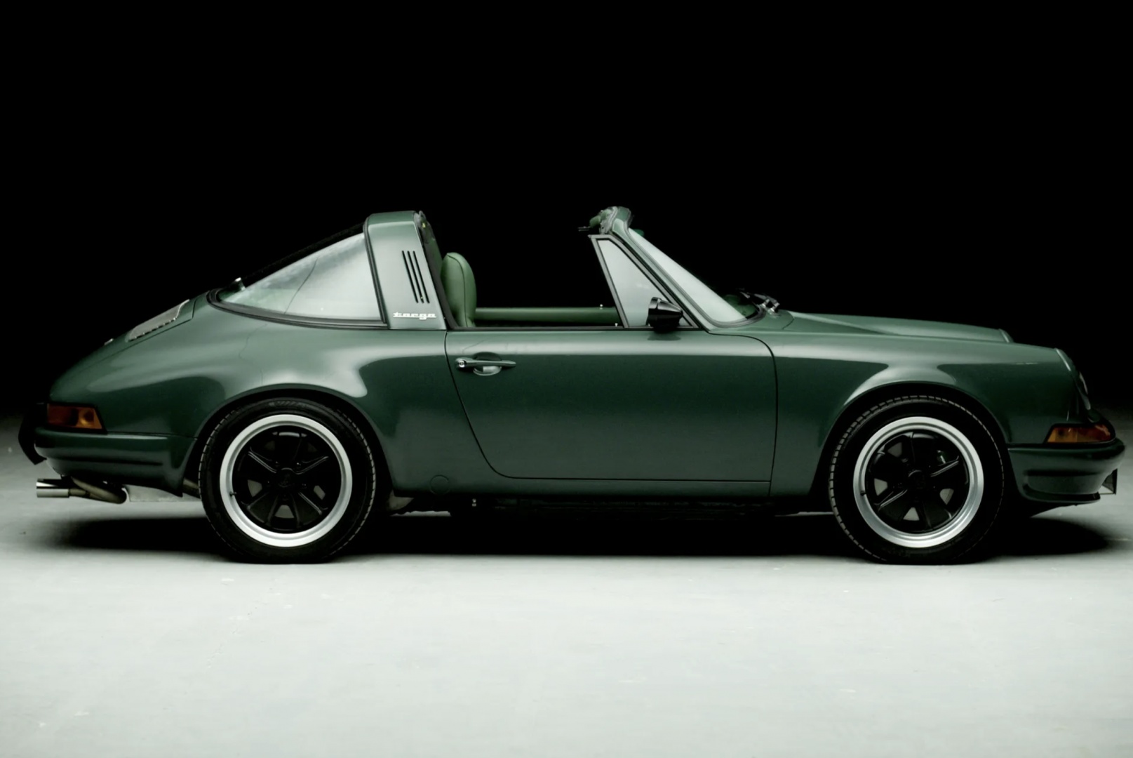 Дуэт david/nicolas переосмыслил Porsche 964 Targa Дуэт david/nicolas переосмыслил Porsche 964 Targa