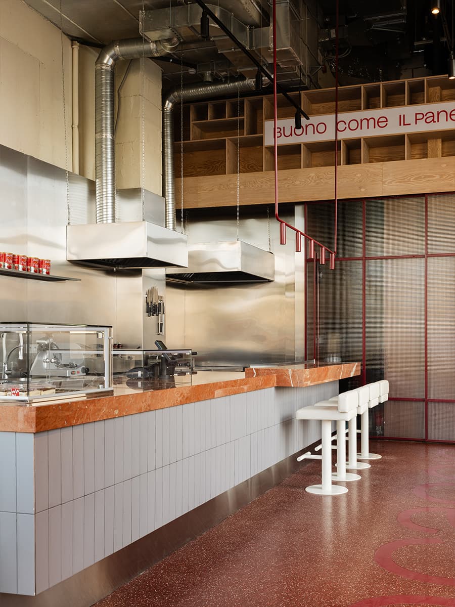 Выразительный интерьер фокаччерии с итальянским характером — проект nesnov.studio