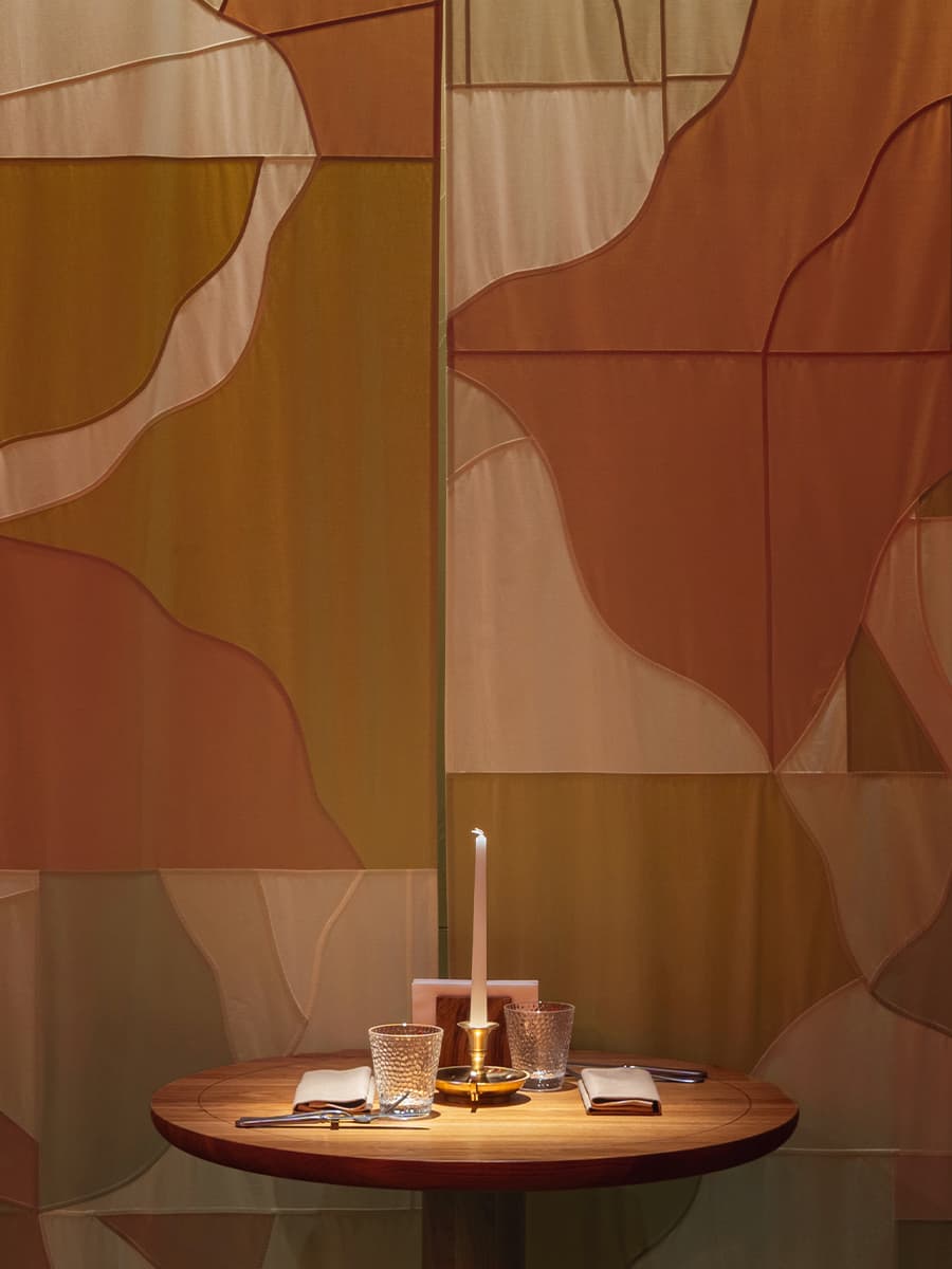 Чувственное искусство и продуманное освещение в интерьере ресторана — проект Юлии Ионовой
