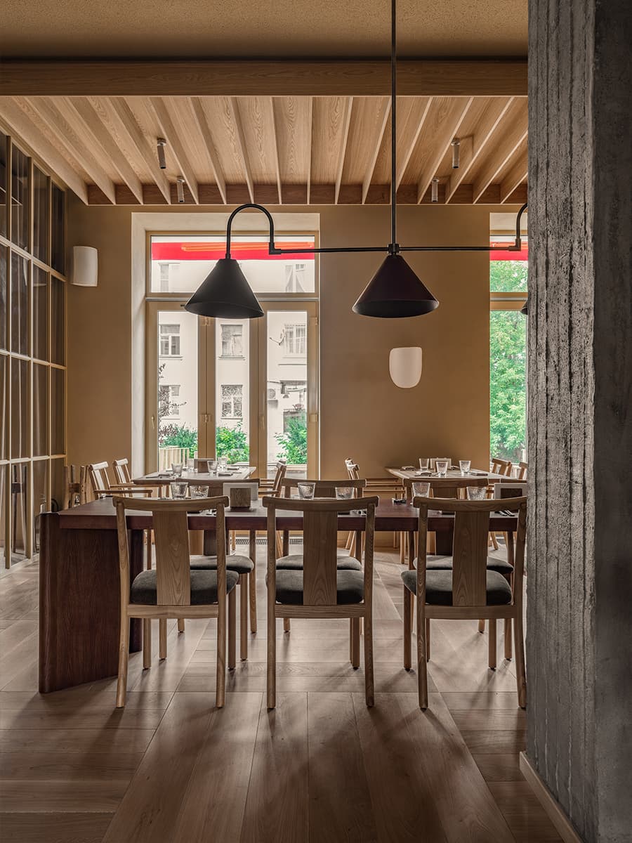 Чувственное искусство и продуманное освещение в интерьере ресторана — проект Юлии Ионовой