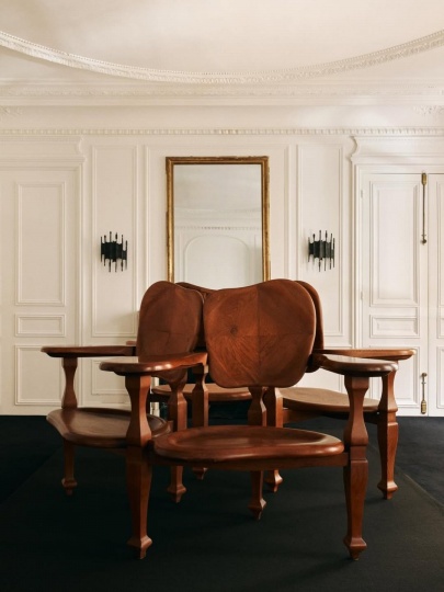 BD Barcelona показал предметы Антонио Гауди в Париже