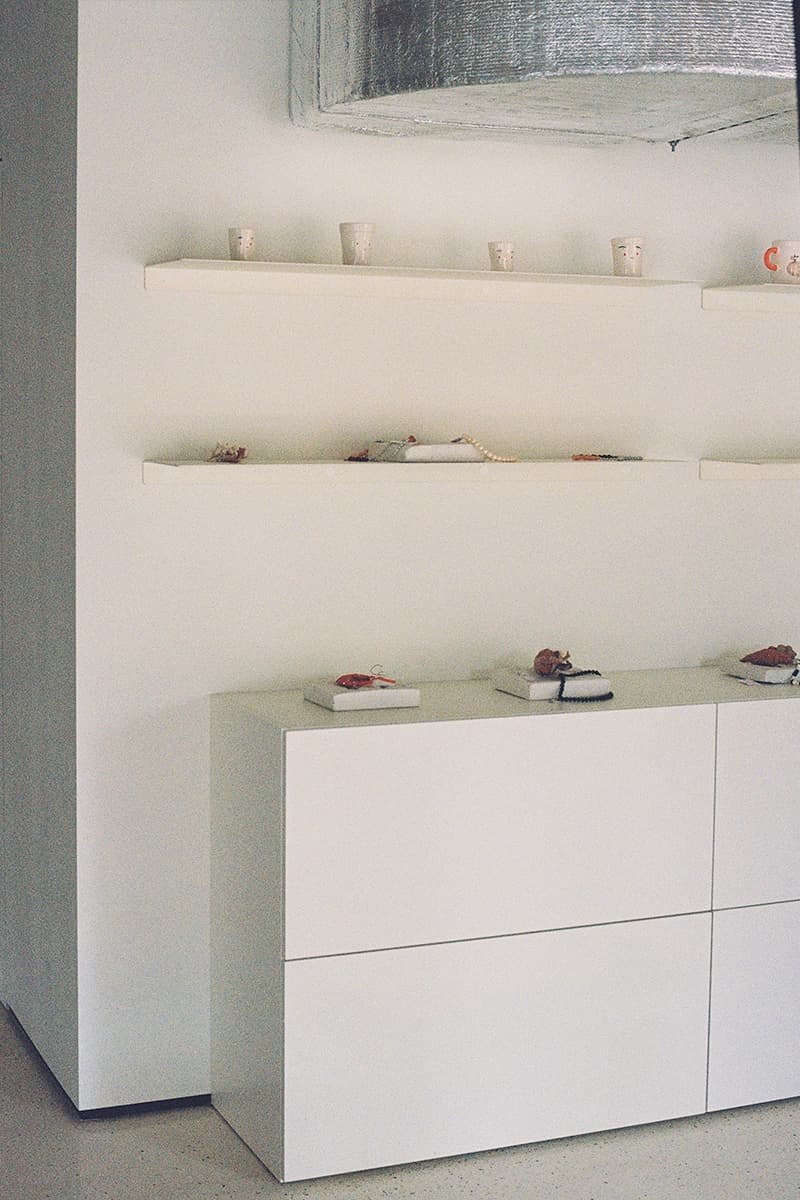 Винтаж и необработанные фактуры в интерьере салона красоты — проект Lebedeva project