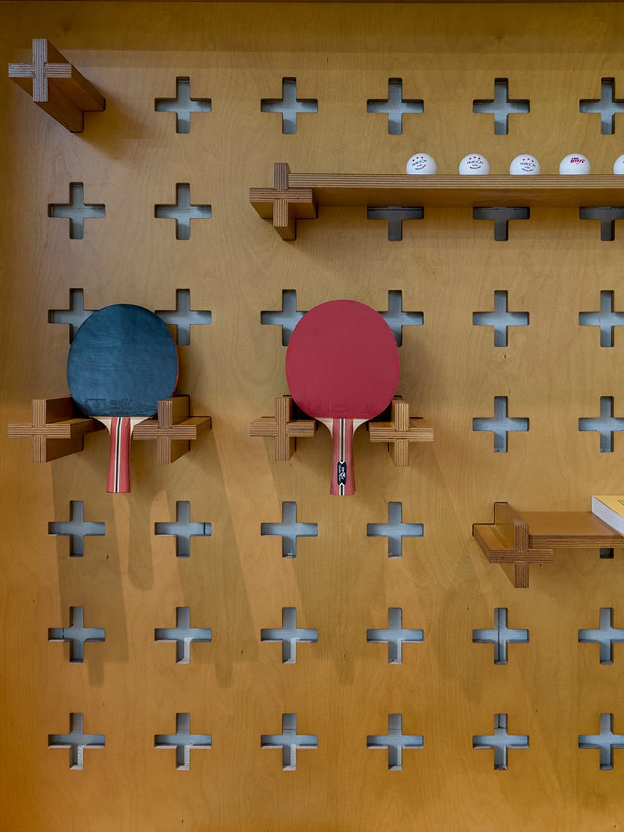 Выразительный интерьер московского клуба настольного тенниса — проект roomdesignburo