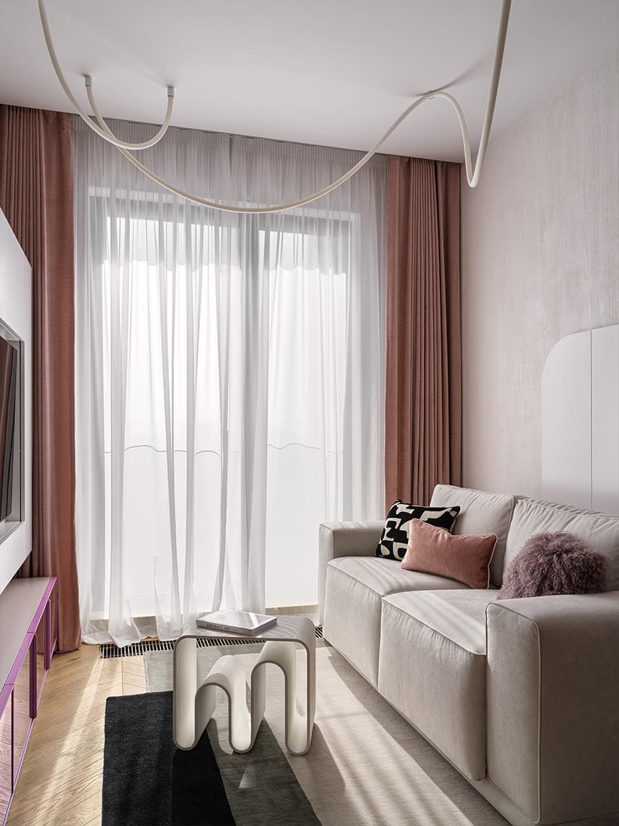 Мягкие тона и гибкие формы в интерьере для студентки — проект Kovalchuk Interior