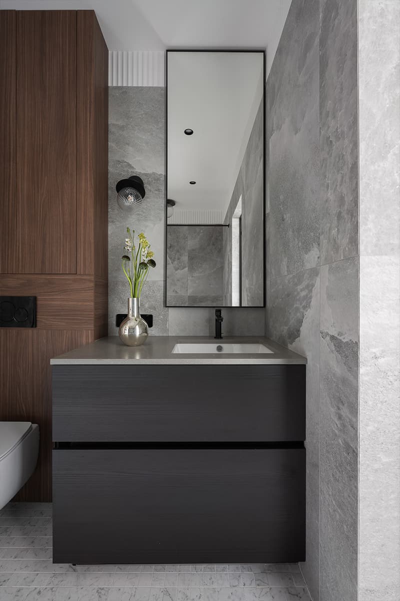 Акцентная кирпичная стена в интерьере «галерейной» квартиры — проект Дины Вафиной