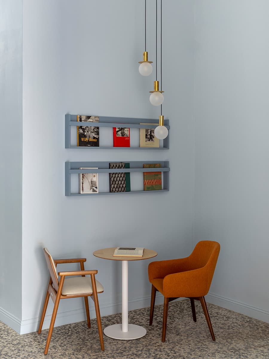 Светлое дерево и исторические детали в интерьере отреставрированного павильона — проект архитектурного бюро Апрель